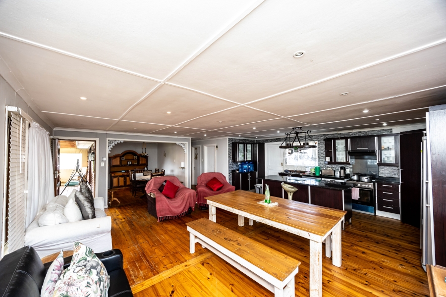 6 Bedroom Property for Sale in Kaysers Beach Eastern Cape